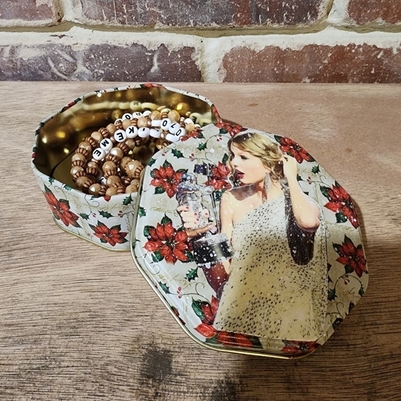 Taylor Swift Evermore Fearless Handmade Holiday Tin w/ 6 Friendship Bracelets - Picture 10 of 15